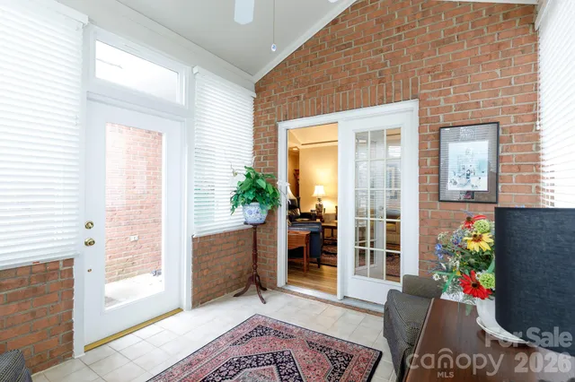 a view of an entryway with a livingroom