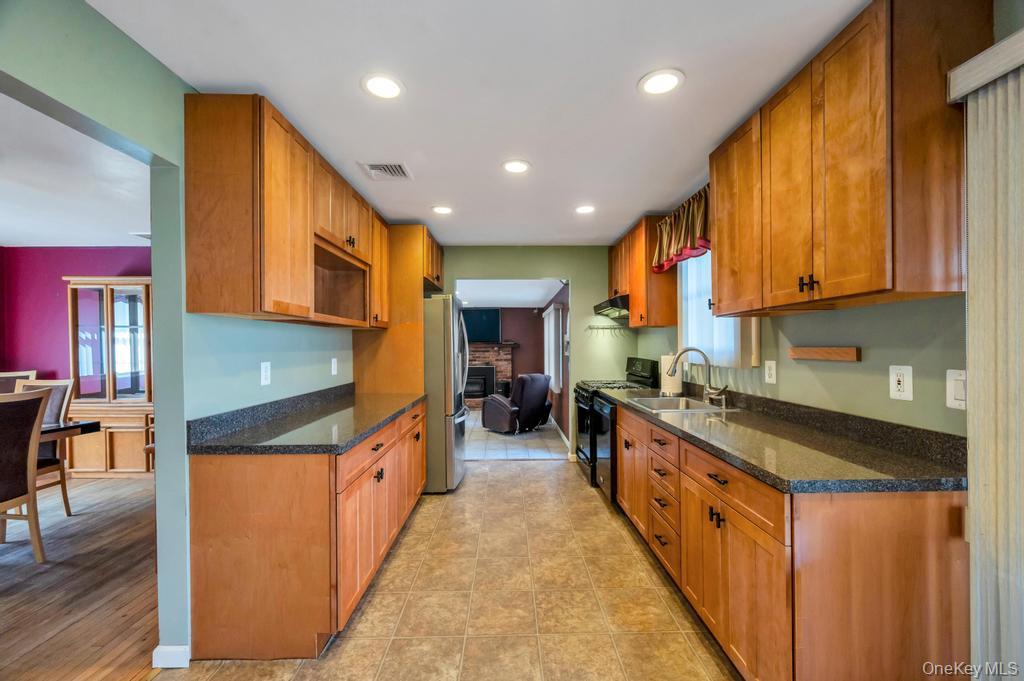 34 Giant Oak Road Ridge, NY 11961 - Photo 19 of 48