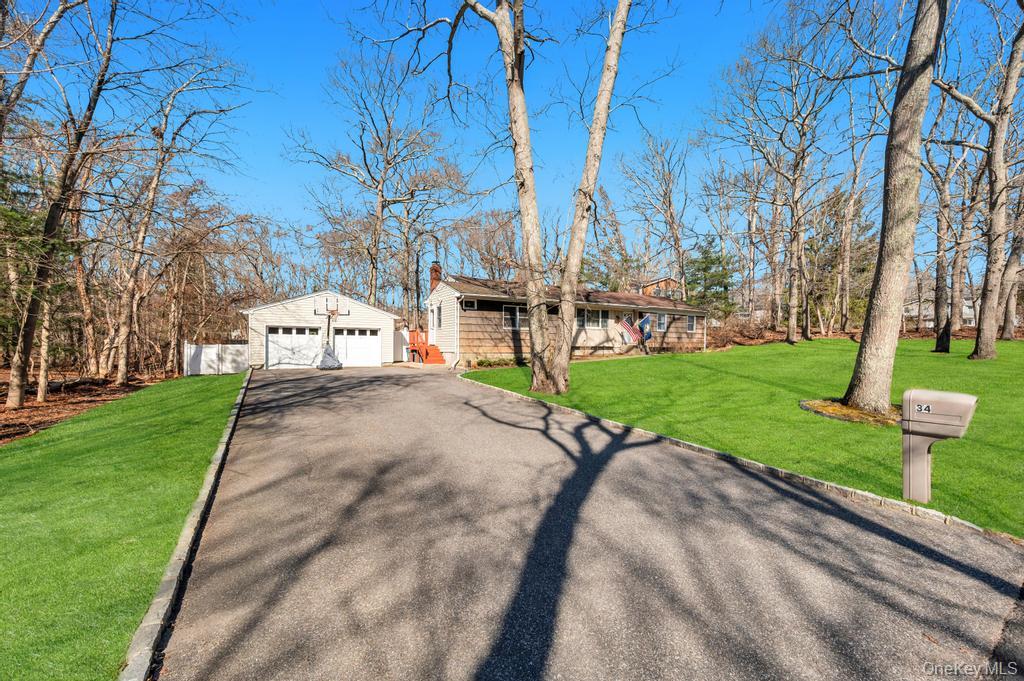 34 Giant Oak Road Ridge, NY 11961 - Photo 3 of 48