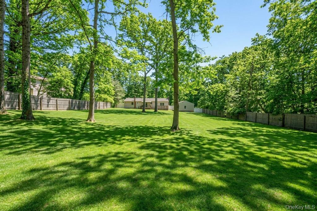 34 Giant Oak Road Ridge, NY 11961 - Photo 7 of 48