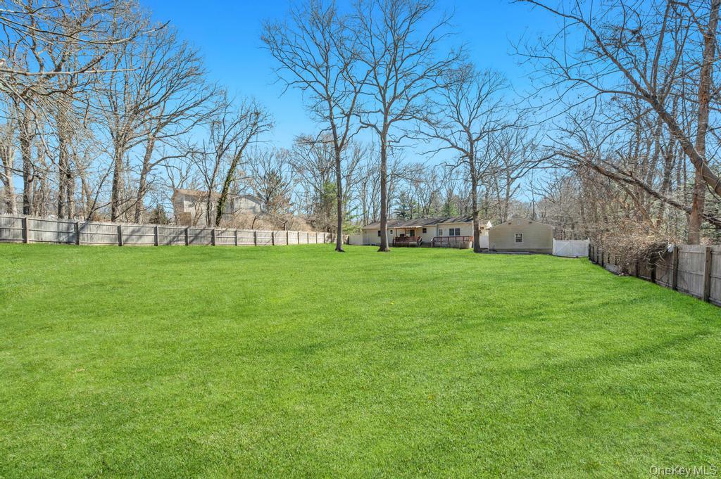 34 Giant Oak Road Ridge, NY 11961 - Photo 8 of 48