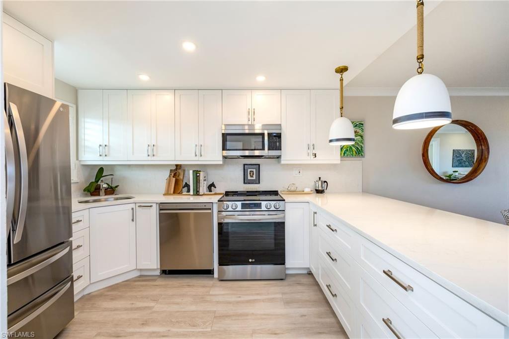 29 High Point Circle East, Unit 403 Naples, FL 34103 - Photo 5 of 50