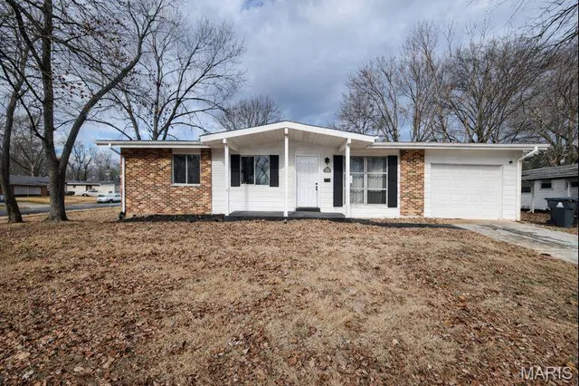 $158,999 | 965 Cheyenne Drive, Florissant, MO 63033