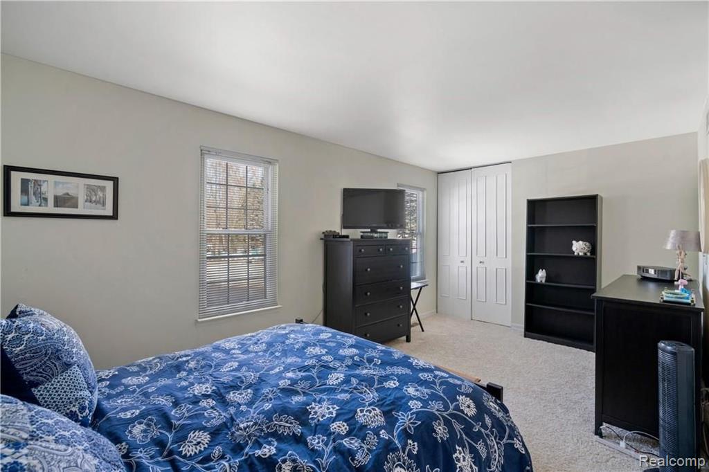 1220 Barneswood Lane Rochester Hills, MI 48306 - Photo 27 of 33