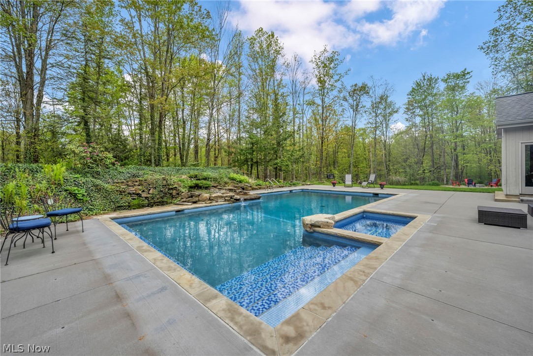5168 Townsend Road Richfield, OH 44286 - Photo 43 of 50 Pool and Spa Combo