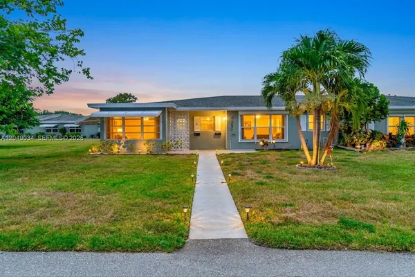 $234,000 | 775 North Drive, Unit A, Delray Beach, FL 33445
