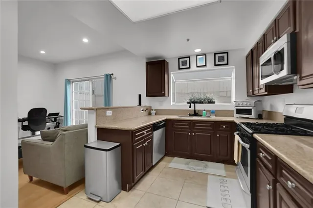 $599,900 | 14031 Astoria Street, Unit 102, Sylmar, CA 91342