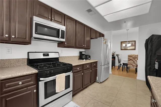 $599,900 | 14031 Astoria Street, Unit 102, Sylmar, CA 91342