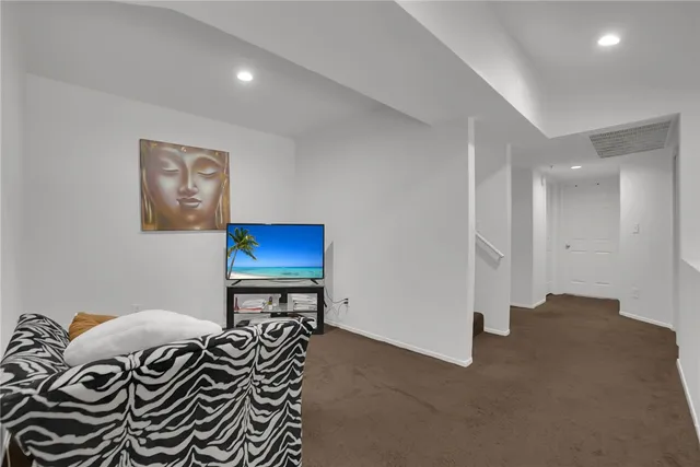 $599,900 | 14031 Astoria Street, Unit 102, Sylmar, CA 91342