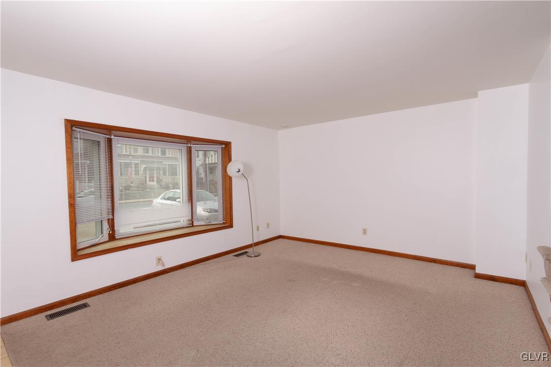 1015 Catasauqua Road Whitehall, PA 18052 - Photo 4 of 24 Gallery Image 4