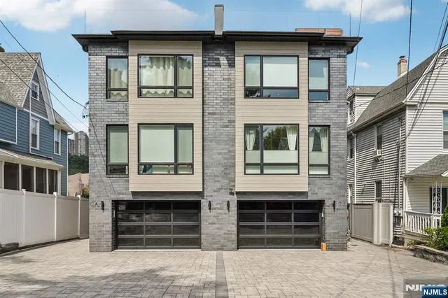 $1,699,000 | 21 B Sterling Place, Edgewater, NJ 07020