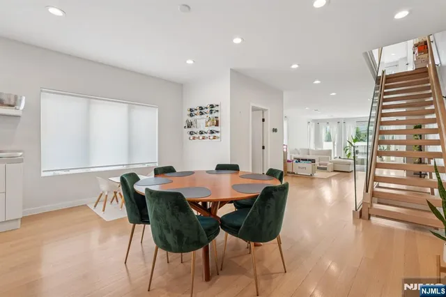 $1,699,000 | 21 B Sterling Place, Edgewater, NJ 07020