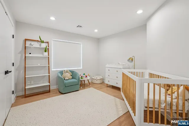 $1,699,000 | 21 B Sterling Place, Edgewater, NJ 07020