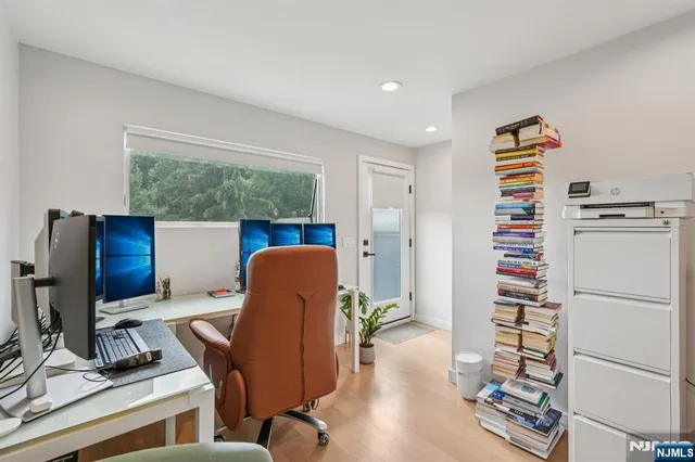 $1,699,000 | 21 B Sterling Place, Edgewater, NJ 07020