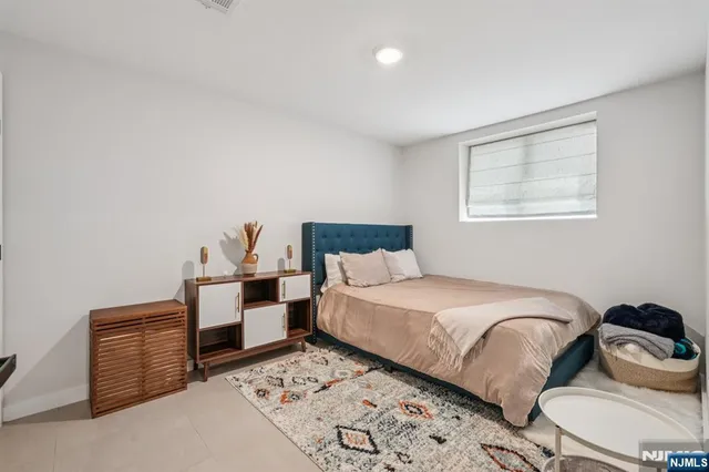 $1,699,000 | 21 B Sterling Place, Edgewater, NJ 07020