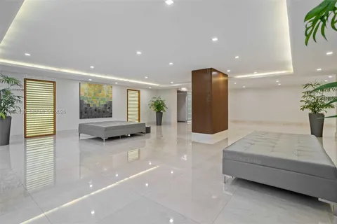 $659,000 | 540 Brickell Key Drive, Unit 823, Miami, FL 33131