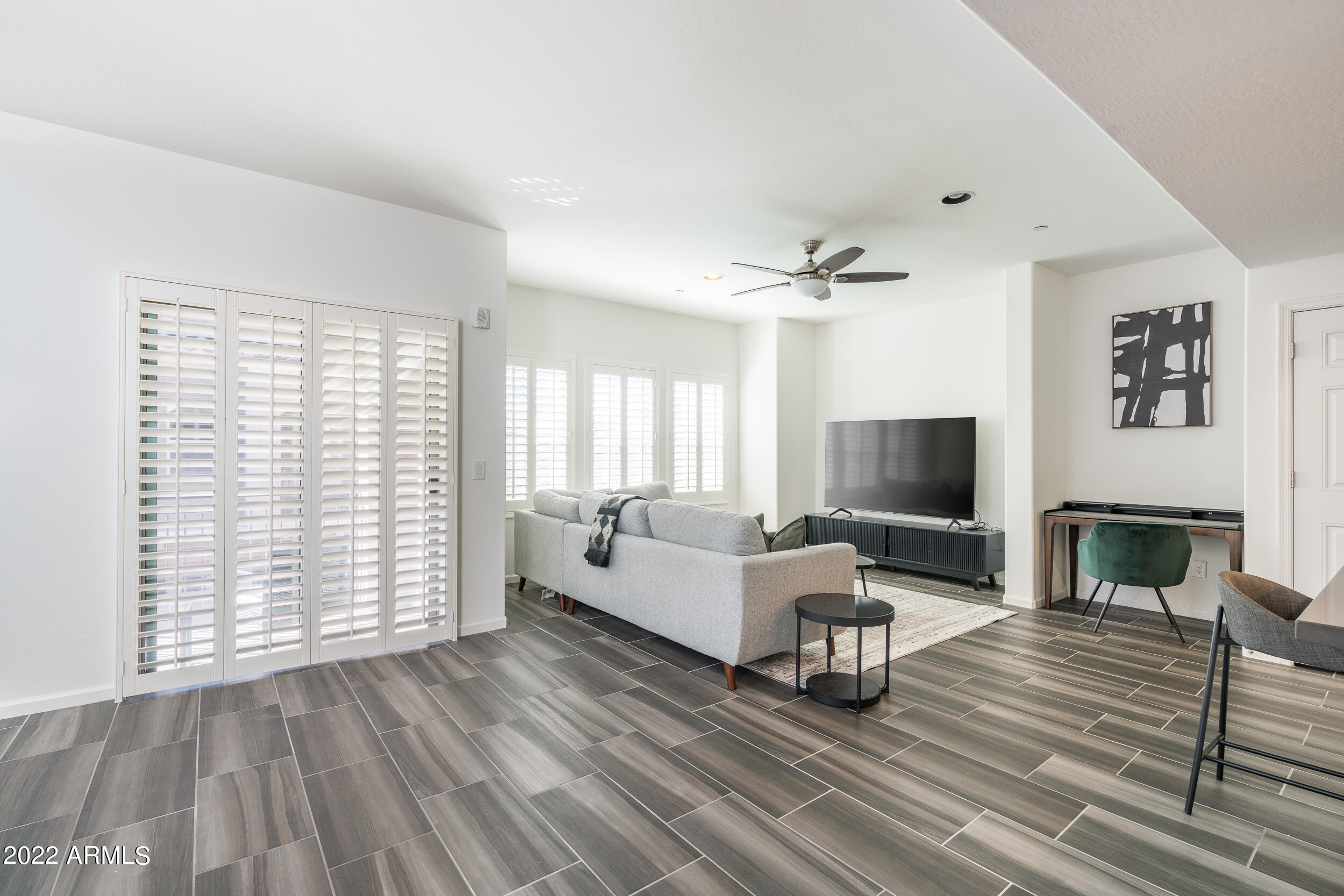 3935 East Rough Rider Road, Unit 1322 Phoenix, AZ 85050 - Photo 9 of 23 Family Room