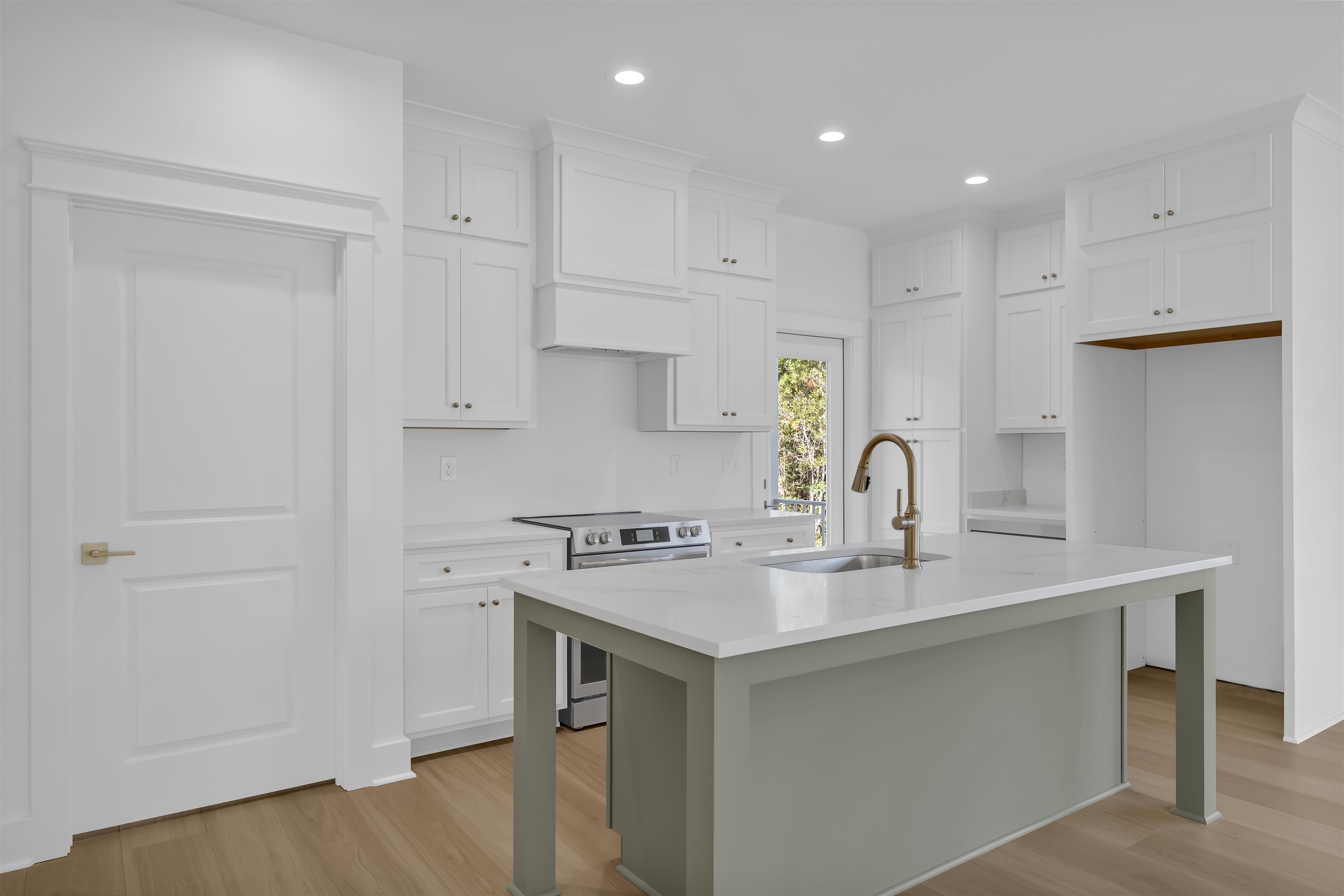 674 Oleander Street Gulf Shores, AL 36542 - Photo 9 of 33 Kitchen