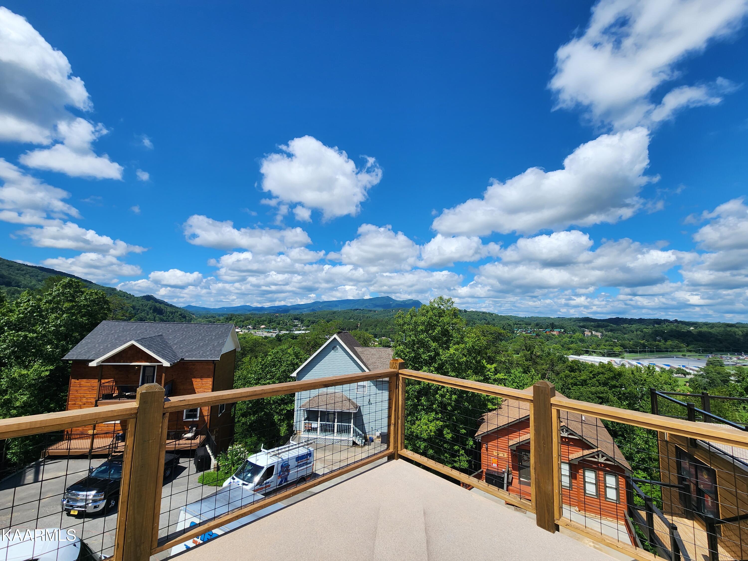 422 Stone Ridge Way Pigeon Forge, TN 37863 - Photo 2 of 15 20230816_121702