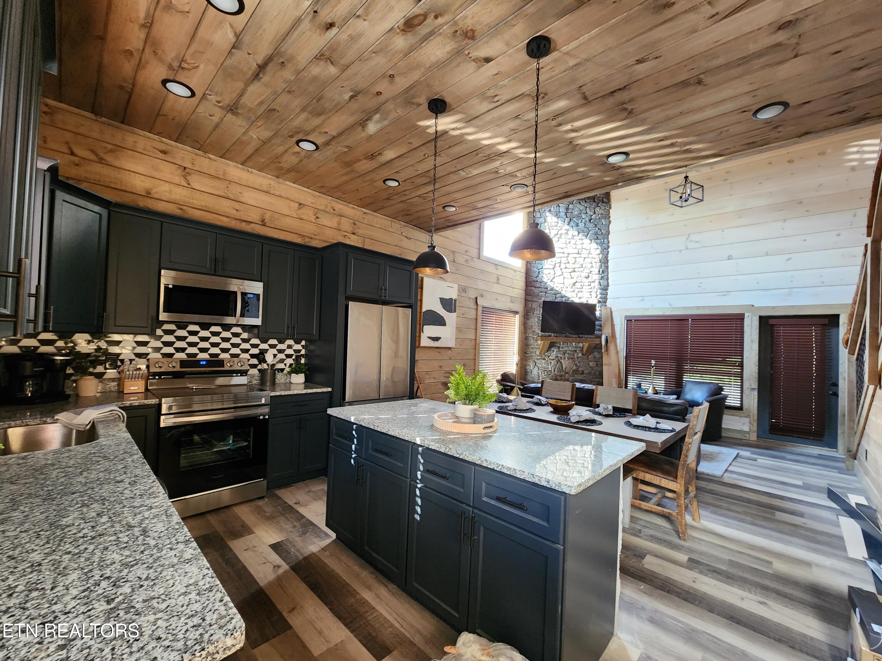 422 Stone Ridge Way Pigeon Forge, TN 37863 - Photo 6 of 15 20230907_180504