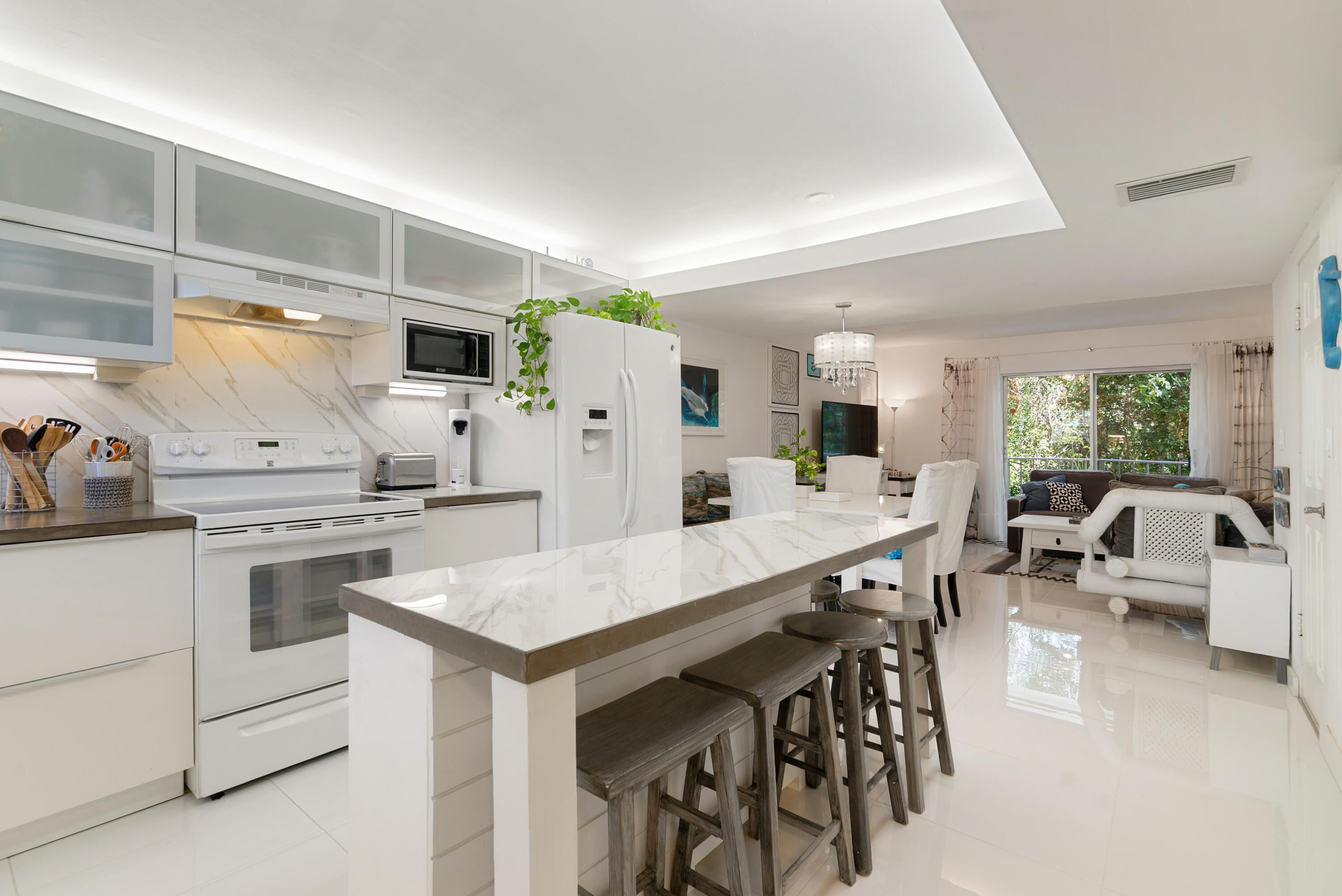 300 Ocean Drive, Unit 26 Key Largo, FL 33037 - Photo 1 of 37 Renovated Kitchen