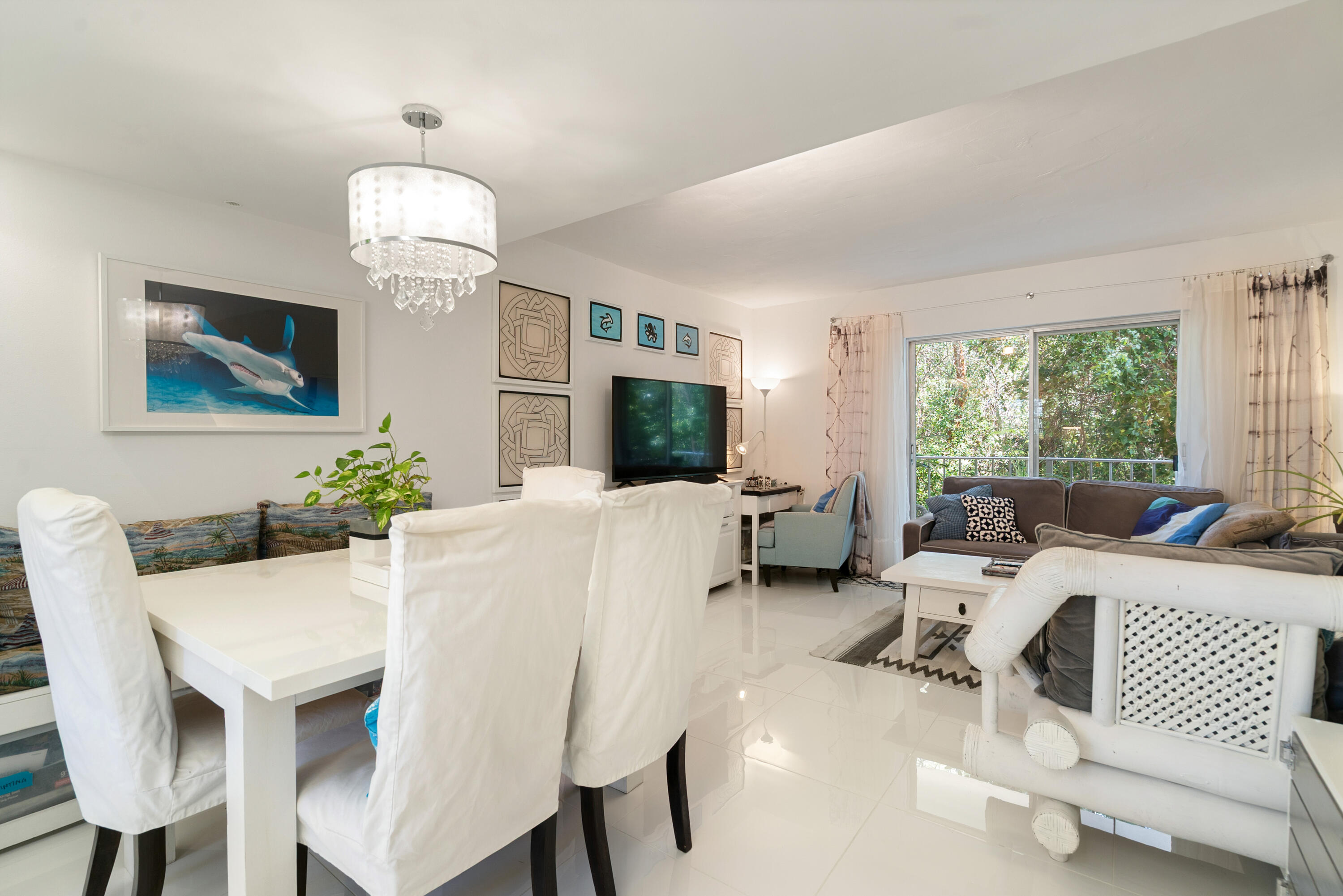 300 Ocean Drive, Unit 26 Key Largo, FL 33037 - Photo 5 of 37 Open living space!