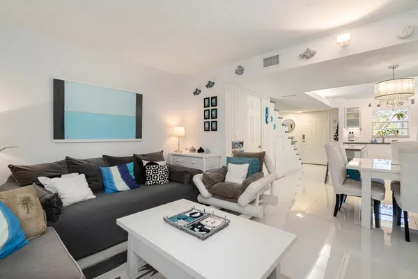 $365,000 | 300 Ocean Drive, Unit 26, Key Largo, FL 33037