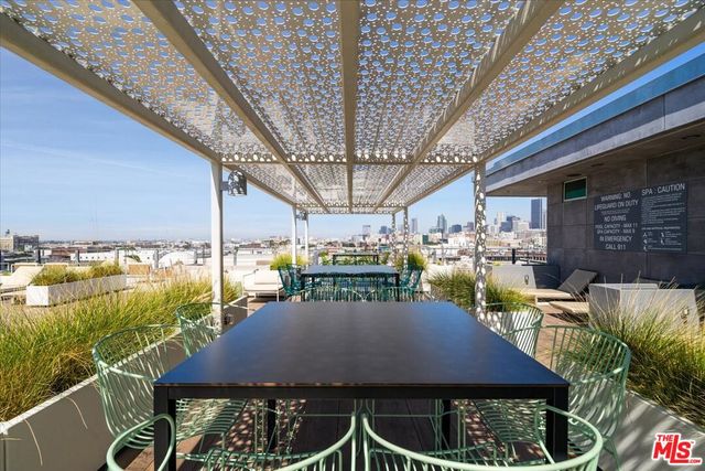 $1,200,000 | 510 South Hewitt Street, Unit 110, Los Angeles, CA 90013