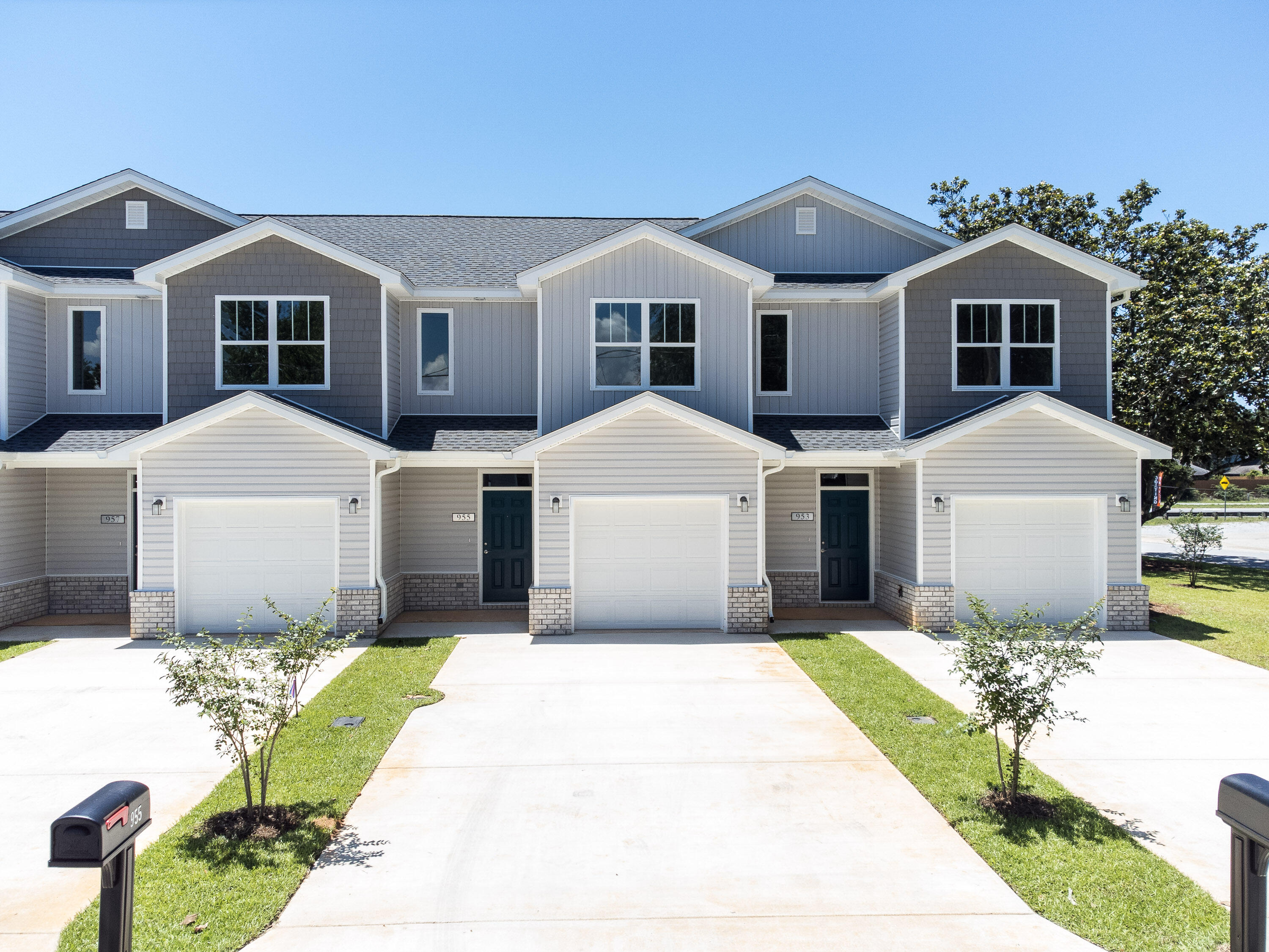 959 Skylark Road Mary Esther, FL 32569 - Photo 35 of 41 a front view of a house with a yard