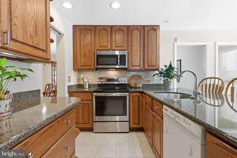 $938,500 | 348 Burgundy Lane, Newtown, PA 18940