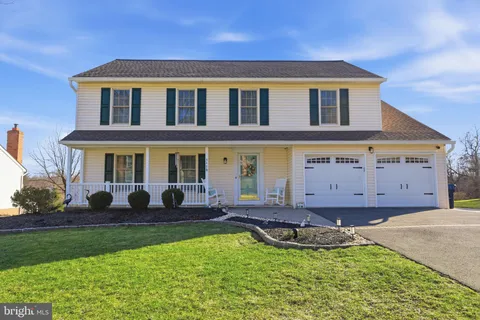 $938,500 | 348 Burgundy Lane, Newtown, PA 18940