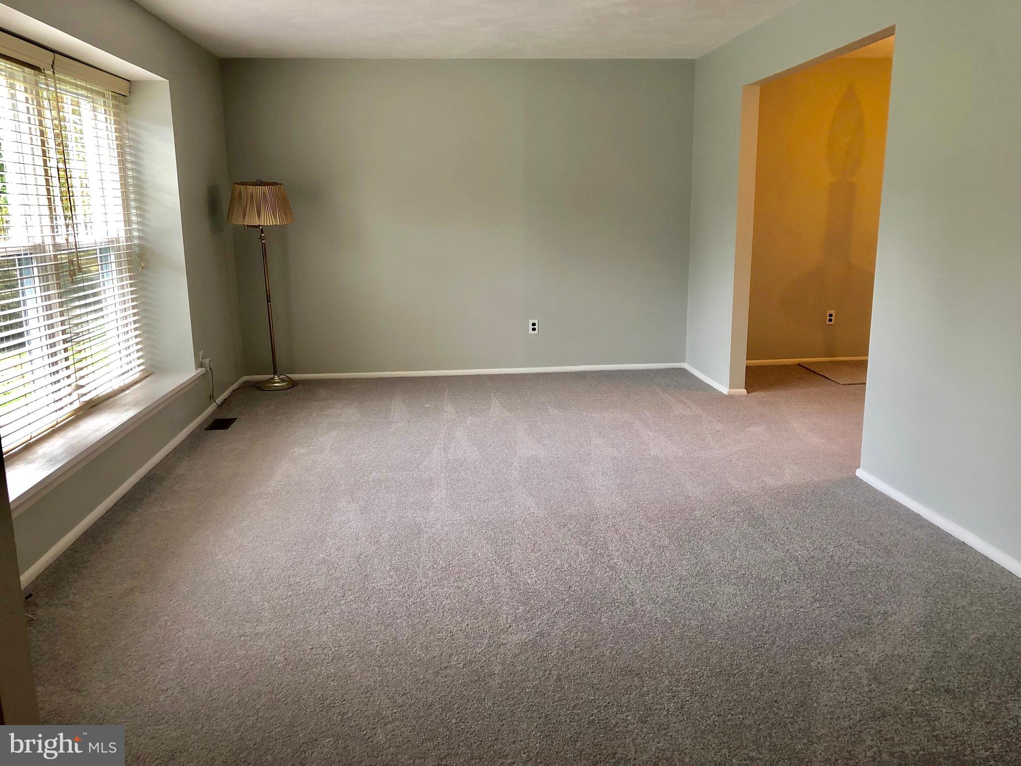 151 Whitemarsh Way Delran, NJ 08075 - Photo 3 of 19 Living room