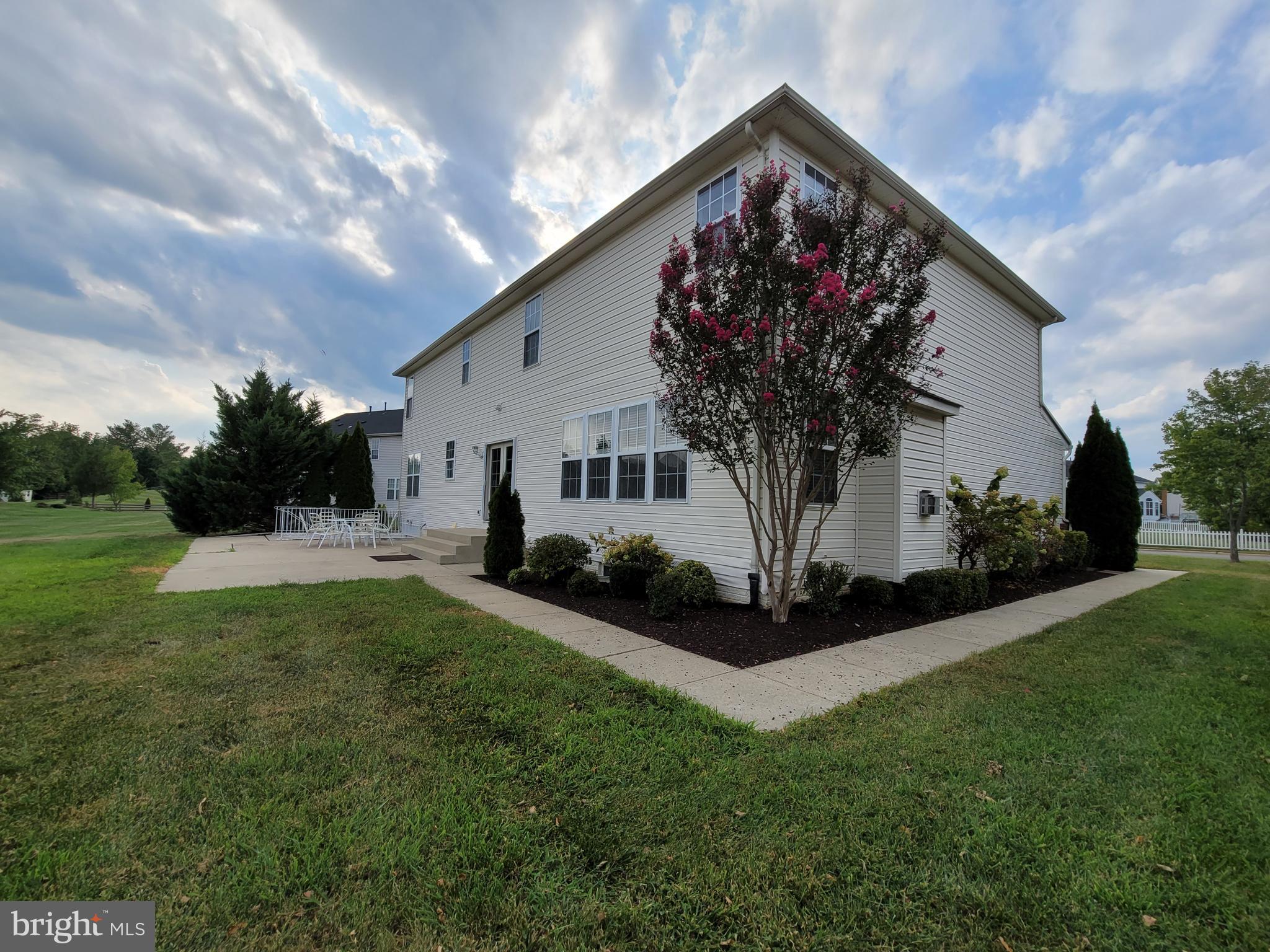 25917 Spring Farm Circle Chantilly, VA 20152 - Photo 3 of 45