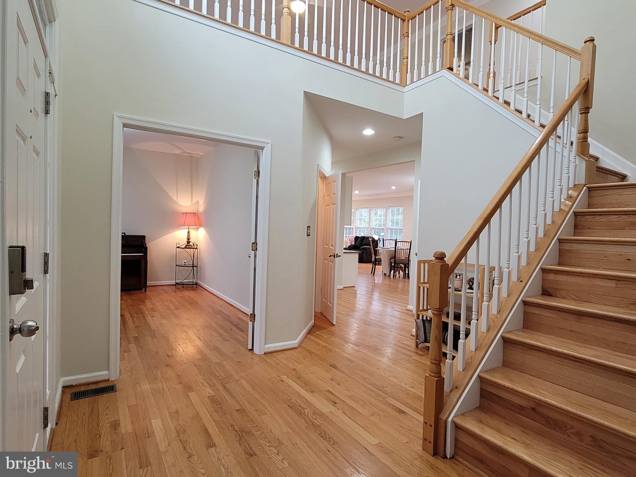 25917 Spring Farm Circle Chantilly, VA 20152 - Photo 4 of 45