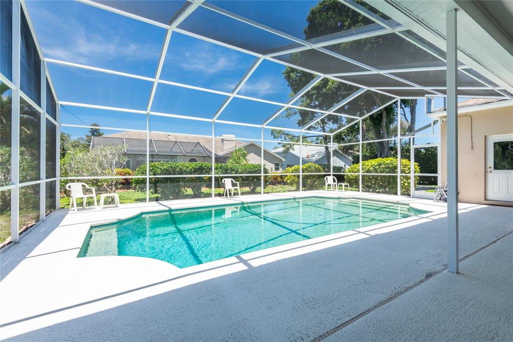 690 Weathersfield Drive Dunedin, FL 34698 - Photo 4 of 58