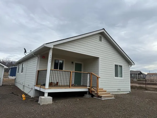 $310,000 | 1523 Alameda Avenue, Weed, CA 96094