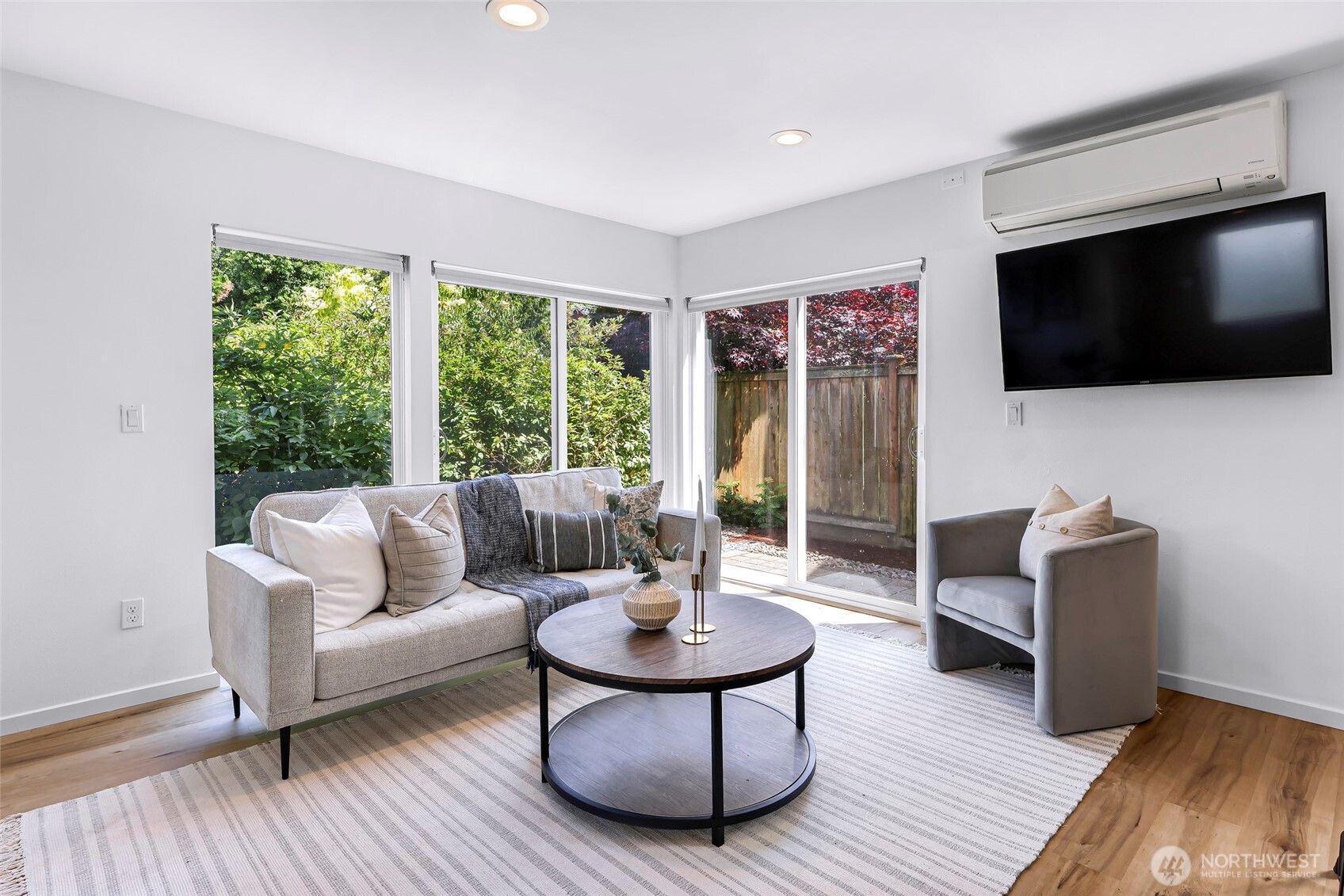 4757 Delridge Way Southwest Seattle, WA 98106 - Photo 2 of 28 Gallery Image 2