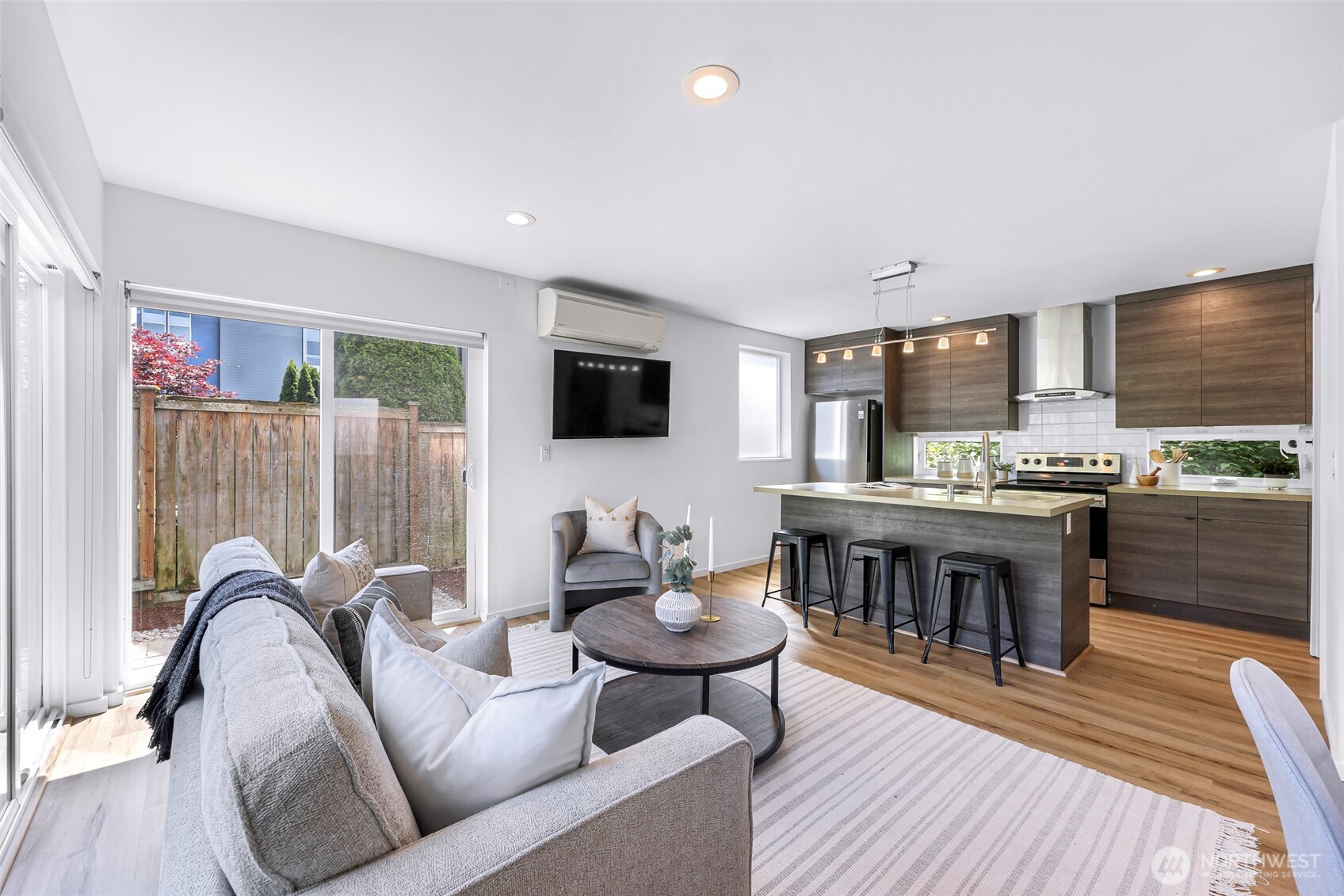 4757 Delridge Way Southwest Seattle, WA 98106 - Photo 3 of 28 Gallery Image 3