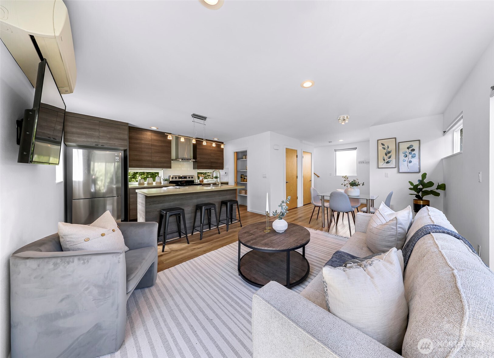 4757 Delridge Way Southwest Seattle, WA 98106 - Photo 4 of 28 Gallery Image 4