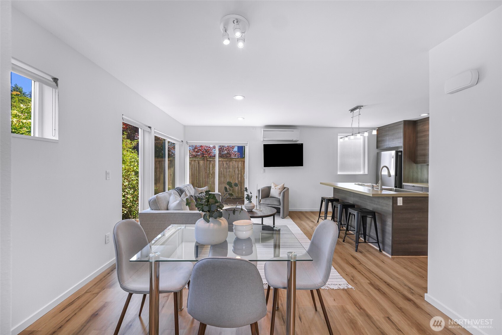 4757 Delridge Way Southwest Seattle, WA 98106 - Photo 7 of 28 Gallery Image 7