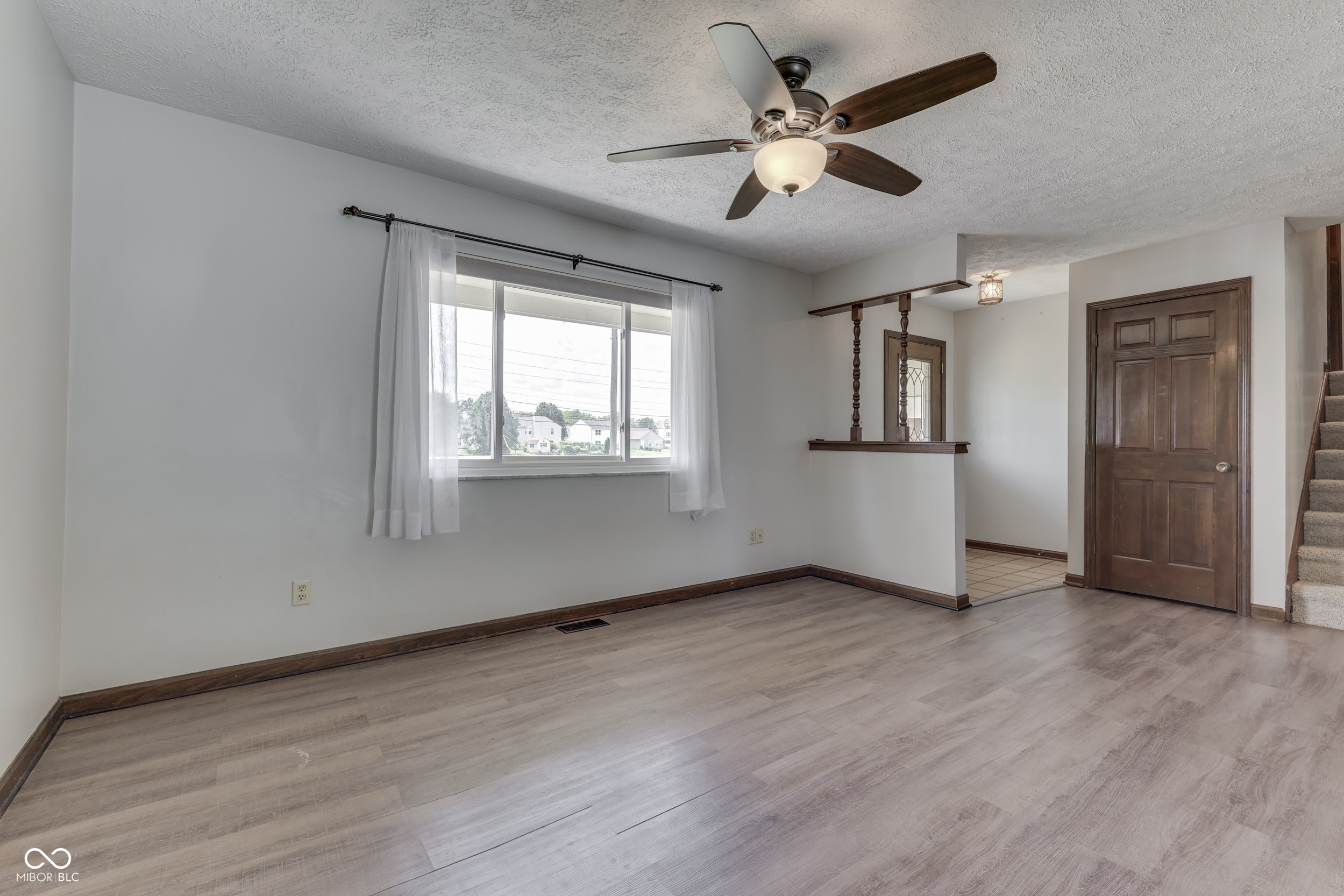 1102 West Stop 11 Road Indianapolis, IN 46217 - Photo 4 of 30 Gallery Image 4