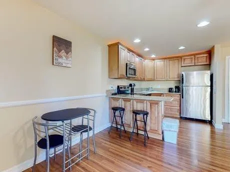 $2,352 | 77845 California Drive, Unit D7, Palm Desert, CA 92211