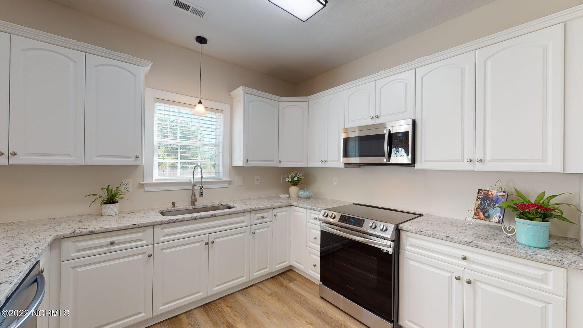 200 Bell Ridge Lane Hubert, NC 28539 - Photo 14 of 59 New SAMSUNG wi-fi enabled slide in range for a clean look.