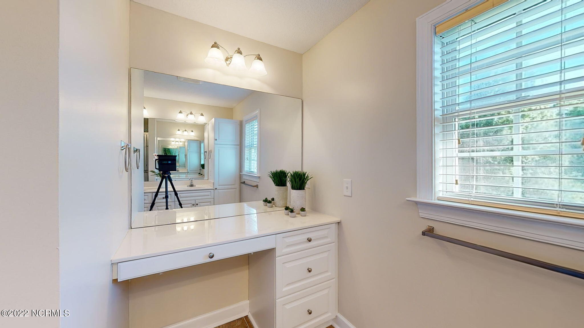 200 Bell Ridge Lane Hubert, NC 28539 - Photo 29 of 59 Glam it up w/ your very own built in Beauty Vanity.
