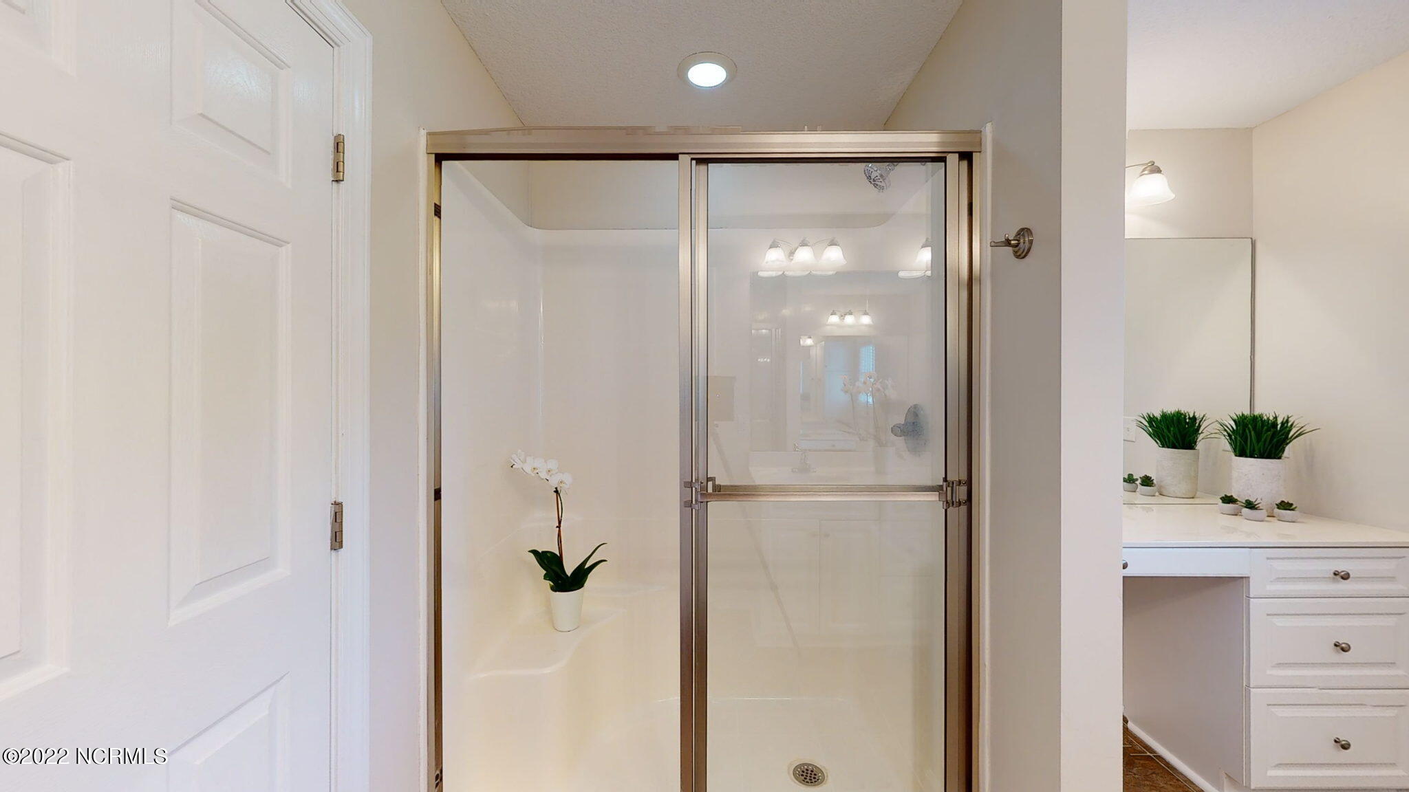 200 Bell Ridge Lane Hubert, NC 28539 - Photo 31 of 59 Walk-in shower with glass doors, new shower head!