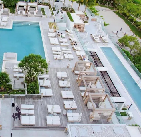 $5,000 | 2301 Collins Avenue, Unit 704, Miami Beach, FL 33139