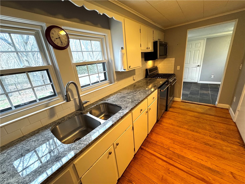 51 Pole Bridge Road Scituate, RI 02857 - Photo 8 of 28