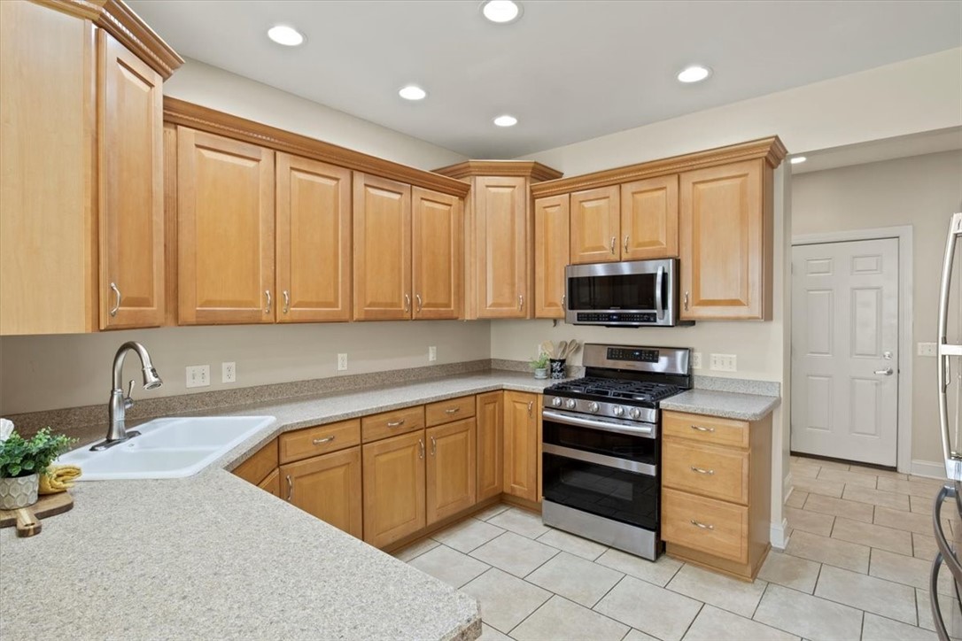 88 Long Pond Road Greece, NY 14612 - Photo 10 of 42