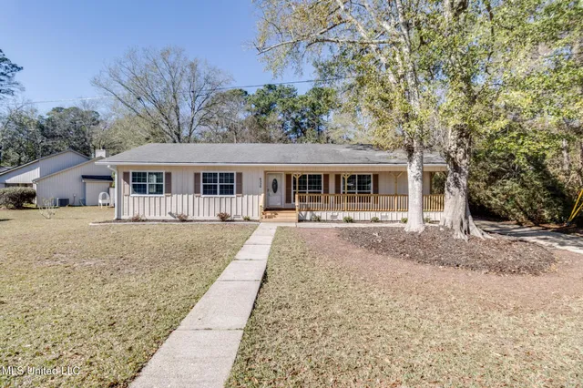 $274,900 | 6329 Anela Drive, Diamondhead, MS 39525