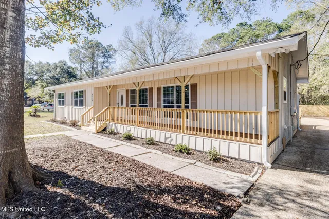 $274,900 | 6329 Anela Drive, Diamondhead, MS 39525